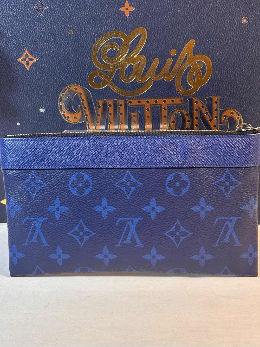 Louis Vuitton Cobalt Discovery Pouch - Picture 2 of 14